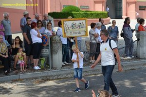 nik_040780_vz01_xidfrnclyl.jpg