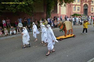 nik_040863_vz01_osemndukhi.jpg