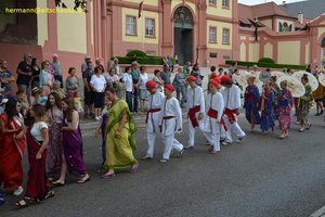 nik_040866_vz01_pfrmmwfbco.jpg
