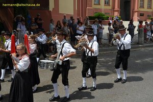 nik_040941_vz01_dfaxsapoup.jpg
