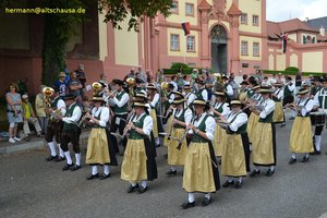 nik_041006_vz01_dlswqusbnv.jpg