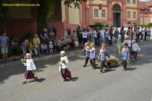 nik_041012_vz01_evacdmnpyg.jpg