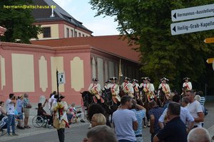 nik_041190_vz01_cirrlnhbzd.jpg