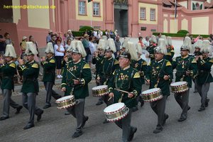 nik_041243_vz01_ojveahunxt.jpg