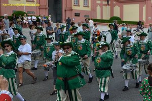 nik_041301_vz01_buledrncxr.jpg