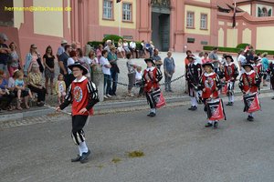 nik_041430_vz01_iuaeelkdlg.jpg
