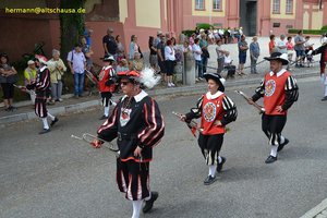 nik_041434_vz01_ygjmxsbzlb.jpg