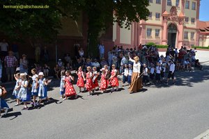 nik_044901_vz01_hztiffxxph.jpg