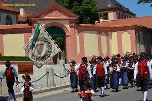 nik_044941_vz01_muerykaixg.jpg