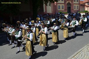 nik_045334_vz01_omhfrcembw.jpg